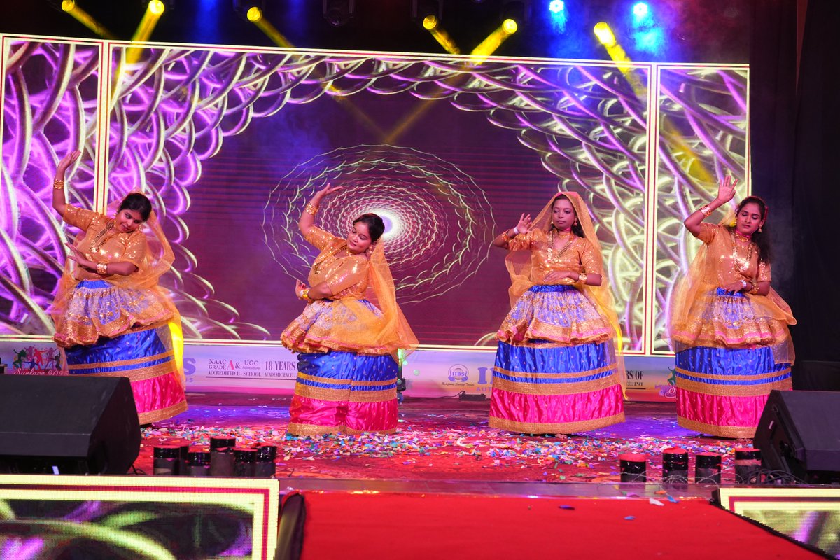 iibsonline's tweet photo. 👏 Cultural Rhythms, Management Spirit at Surface 2025

The cultural dance performances by our management students at IIBS #Surface2025 were  spectacular! From energetic solo acts to mesmerizing #groupperformances.

 #CulturalFest #ManagementFest #StudentTalent  #CampusVibes https://t.co/nCwfWlAKhS