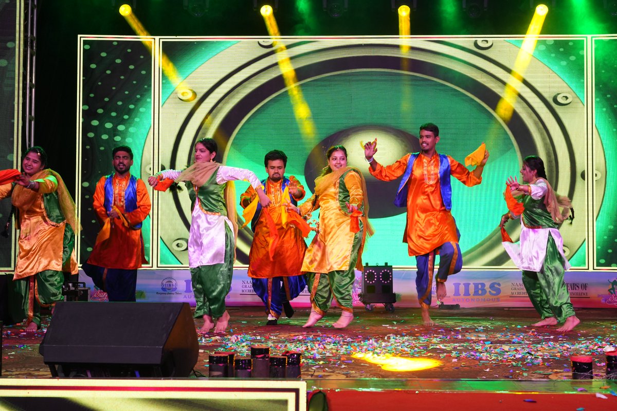 iibsonline's tweet photo. 👏 Cultural Rhythms, Management Spirit at Surface 2025

The cultural dance performances by our management students at IIBS #Surface2025 were  spectacular! From energetic solo acts to mesmerizing #groupperformances.

 #CulturalFest #ManagementFest #StudentTalent  #CampusVibes https://t.co/nCwfWlAKhS