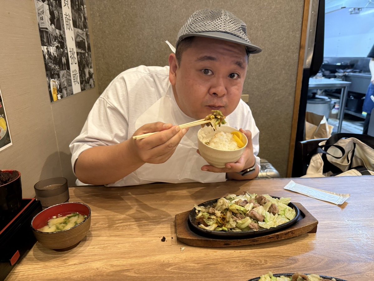 DAMADAMA123's tweet image. 『サルゴリラのコントと旅2025』
いよいよ明日からです！！

初日は福岡です！
ただいま、前乗りして福岡を旅行してます！すいません！

お昼ご飯で3軒行ってしまいました！
ごめんなさい！

明日コント絶対見に来て下さい！
衣装なし、小道具なしのコントライブです！

sarugorilla.com