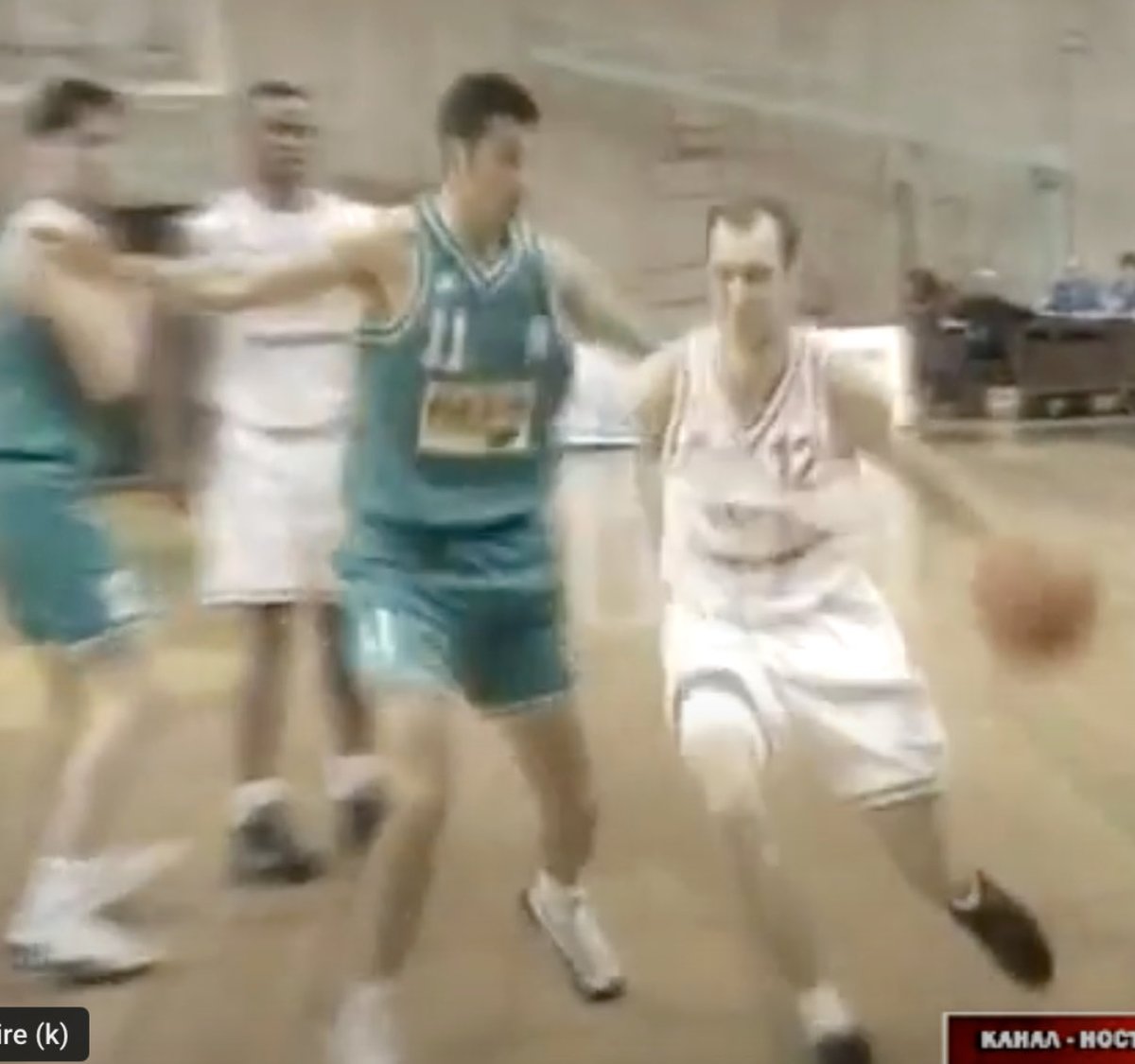 Nishi33's tweet photo. Maillot porté par Antoine Rigaudeau lors du 2e match des 1/4 de finale de l'euroleague en 95-96. Ce maillot n'a être porté que sur un seul match. Défaite de l'élan 104-89 avec 20 pts de Rigaudeau.
#elannation #ebplo https://t.co/9YzYMF9lNU