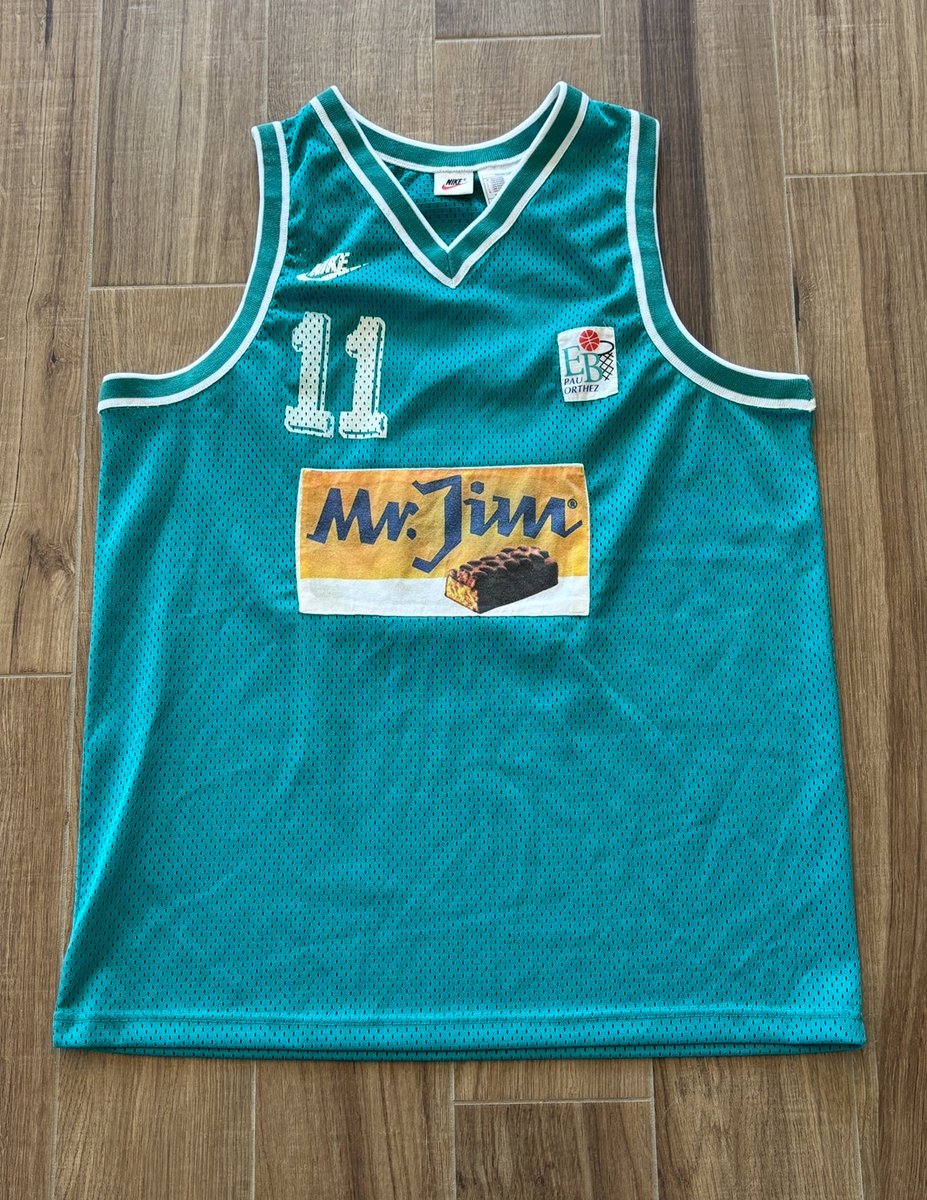 Nishi33's tweet photo. Maillot porté par Antoine Rigaudeau lors du 2e match des 1/4 de finale de l'euroleague en 95-96. Ce maillot n'a être porté que sur un seul match. Défaite de l'élan 104-89 avec 20 pts de Rigaudeau.
#elannation #ebplo https://t.co/9YzYMF9lNU
