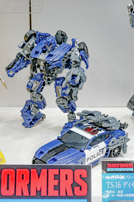 【国内未発売】TS-16 ディセプティコンバリケード トランスフォーマー TS-16 ディセプティコンバリケード 【発売日以降の