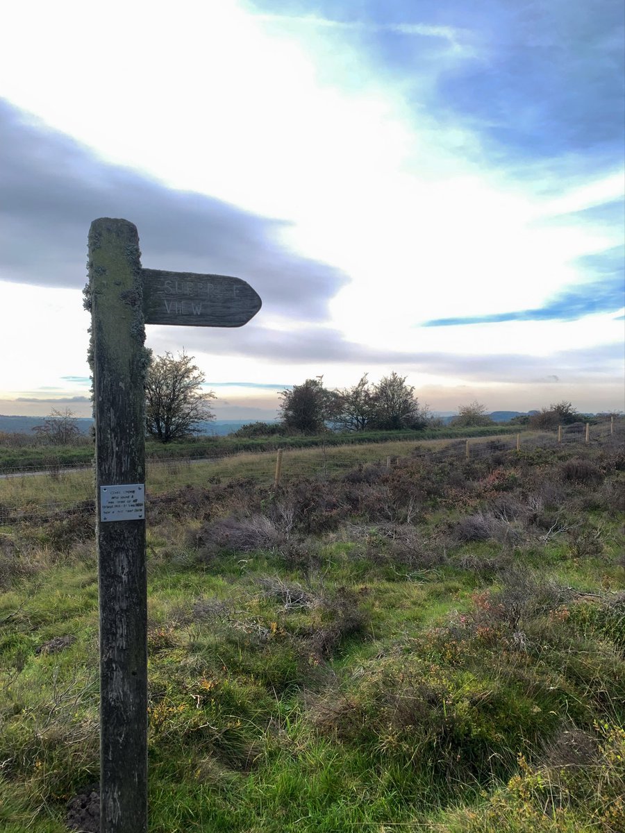 Happy #fingerpostfriday 

#PhotoFriday #peakdistrict #Peakdistrictwalk