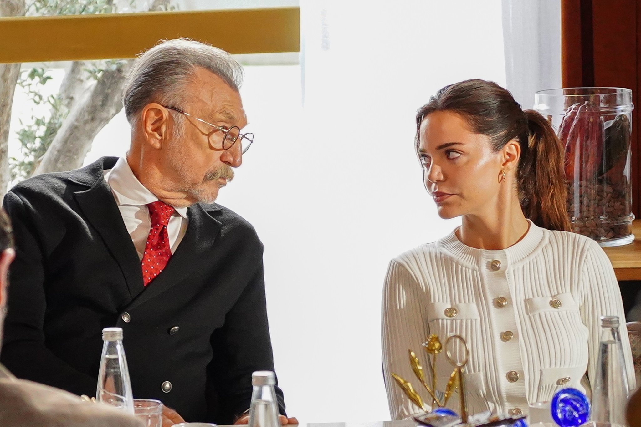 G3cqaOsW8AIkluC?format=jpg&name=large