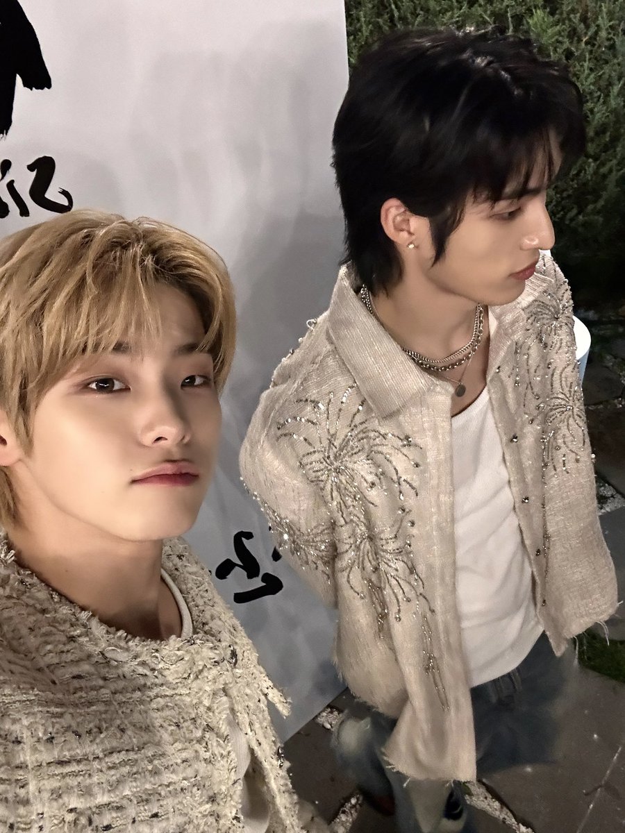 82Message's tweet photo. [#도누니]
에스콰이어 30주년👏👏

#82MAJOR #82메이저 #에이티투메이저
#김도균 #KIMDOGYUN https://t.co/n7JZSiLKk7