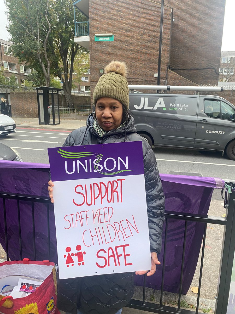 Solidarity with <a href="/CamdenUnison/">Camden Unison</a> on the picket line for Sir Richard Cobden Primary this week. School support staff are the underpaid and undervalued backbone of the education system