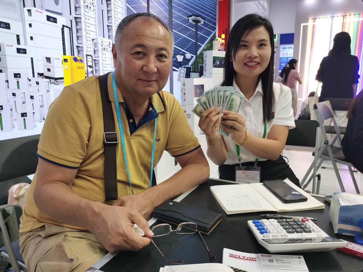 Alltoplighting8's tweet image. CANTON FAIR DAY 1-3 UPDATE!
Non-stop action at the ALLTOP booth! Global clients = deep conversations &amp;amp; exciting deals. The buzz for our energy solutions is huge!
📍 Booth 14.3F33-34 G10-11
#CantonFair #ALLTOP #EnergyStorage