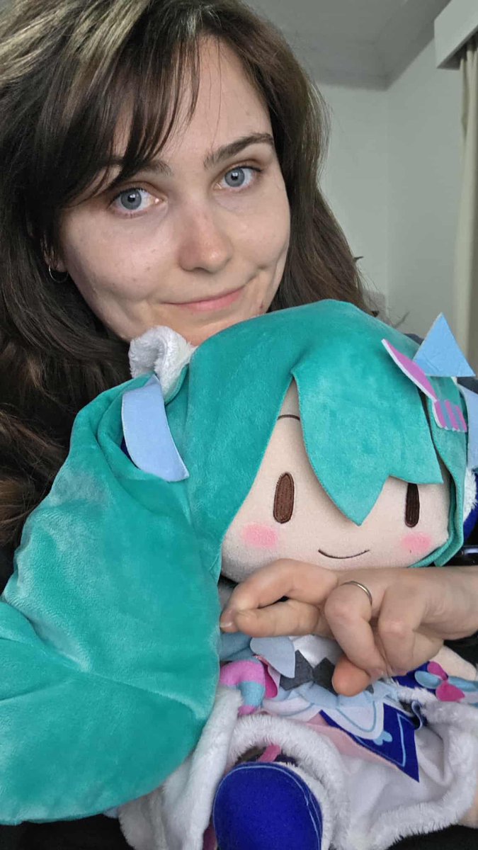 <a href="/ROG_ANZ/">ROG Australia & New Zealand</a> Manifesting this ROG x Miku setup harder than I’ve ever manifested good RNG.
My current rig sounds like a distressed whale every time I open OBS 😂

@eliea944 <a href="/AriiaLux/">Aria (She / Her) 🏳️‍⚧️ 🏳️‍🌈</a> this would be a dream come true, and just look at all the turquoise! 😍🤞