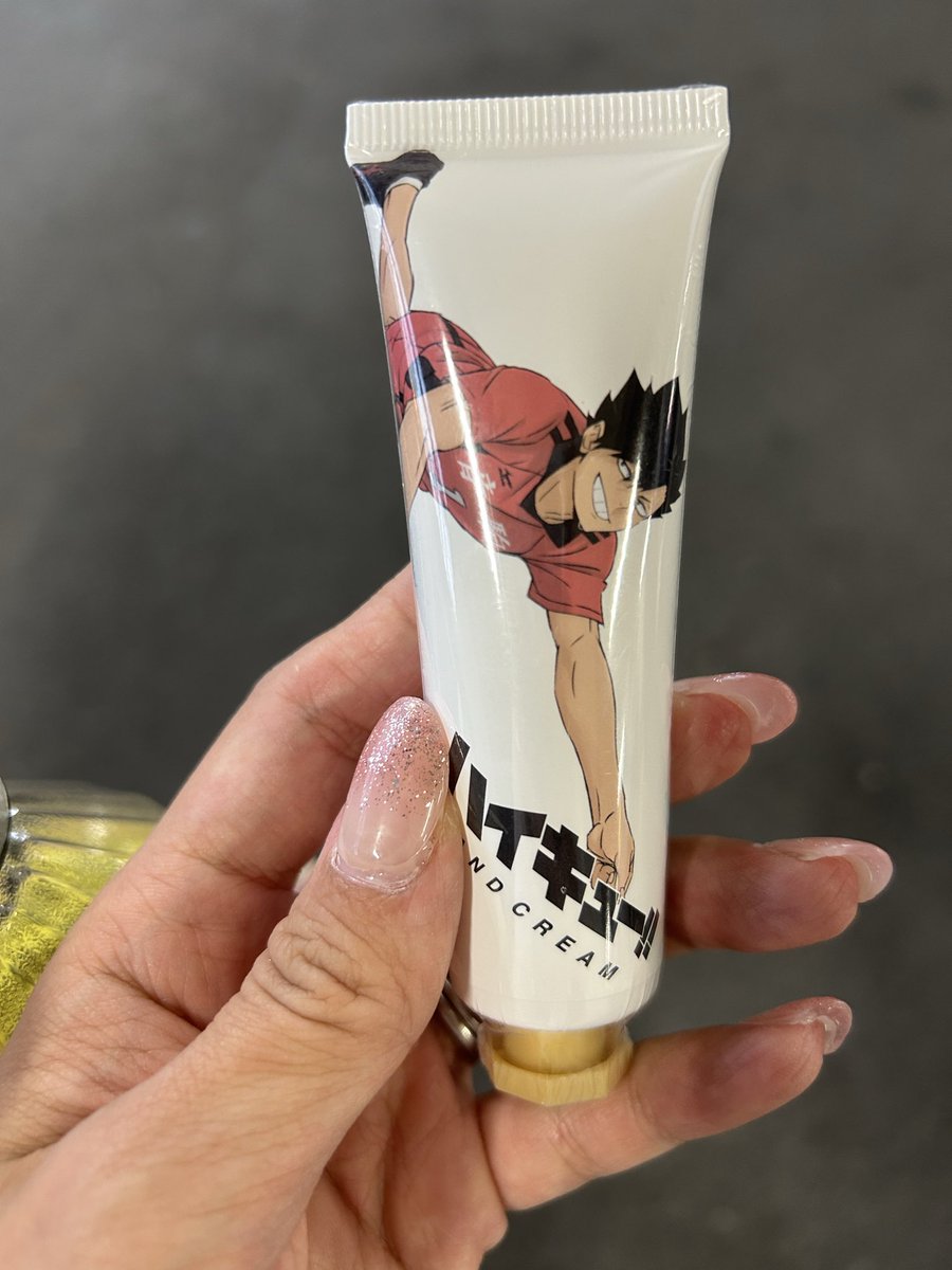 SasaMotooo's tweet photo. コンビニで見かけて気付いたらレジ終わってた https://t.co/ETaPgWP3e5