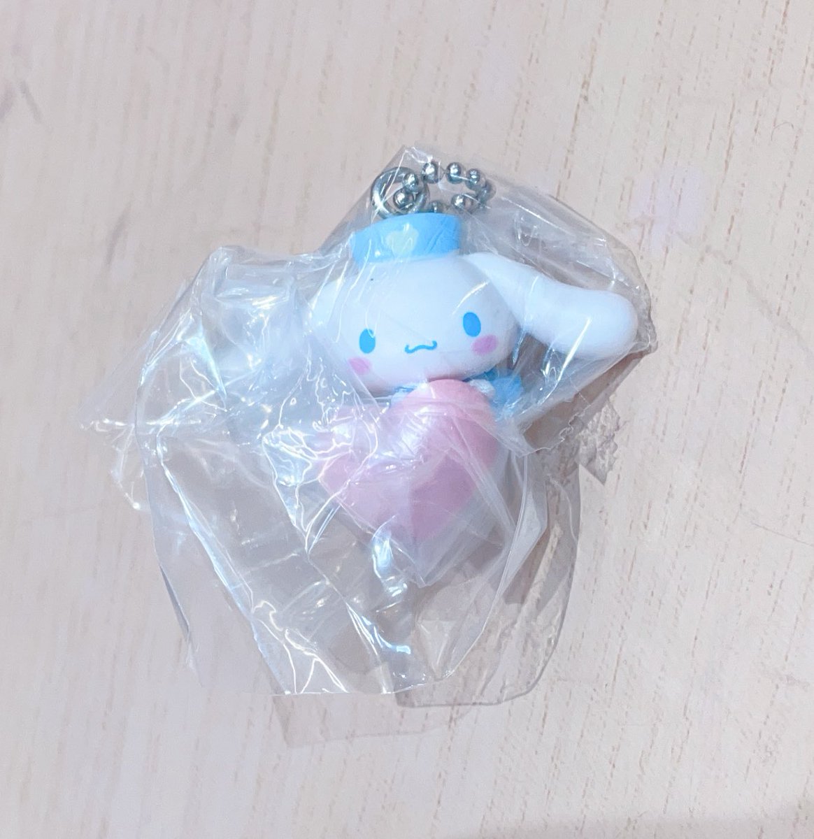 nuchabin's tweet photo. @lilut7x 検索より失礼致します🙇‍♀️
シナモロールを所持しているのですが、ピアノとの交換は可能でしょうか？
出先のためID付きの写真を提示できないのですが、後ほど提示させていただきます。
ご検討いただけると幸いです☺︎ https://t.co/AjFK9pOVcp