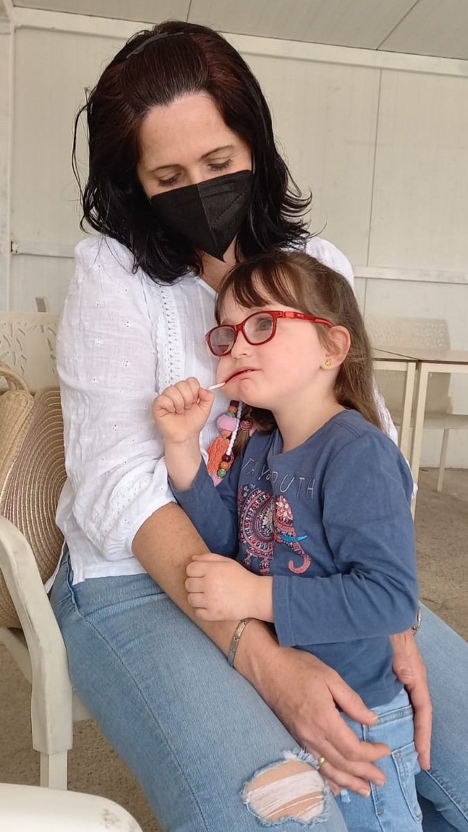 El dolor que sientes al perder un hij@ es algo parecido a tener dos vidas, una en la que finges que la vida sigue y que vas aceptándolo y la otra es donde tu alma grita en silencio por tanto dolor. Nunca vuelves a ser la misma. Han pasado casi 4 años y sigo sin poder soñar con mi