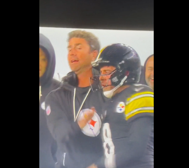 EricT484621's tweet photo. @SharpFootball is he angry? https://t.co/UHaRbUQUws