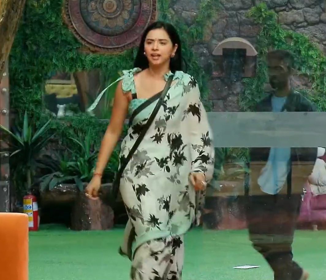 Jay_Cricket12's tweet image. I'm proud of you Tanya, she as friend 🥹❤️
#TanyaMittal • #BiggBoss19 • #BiggBoss