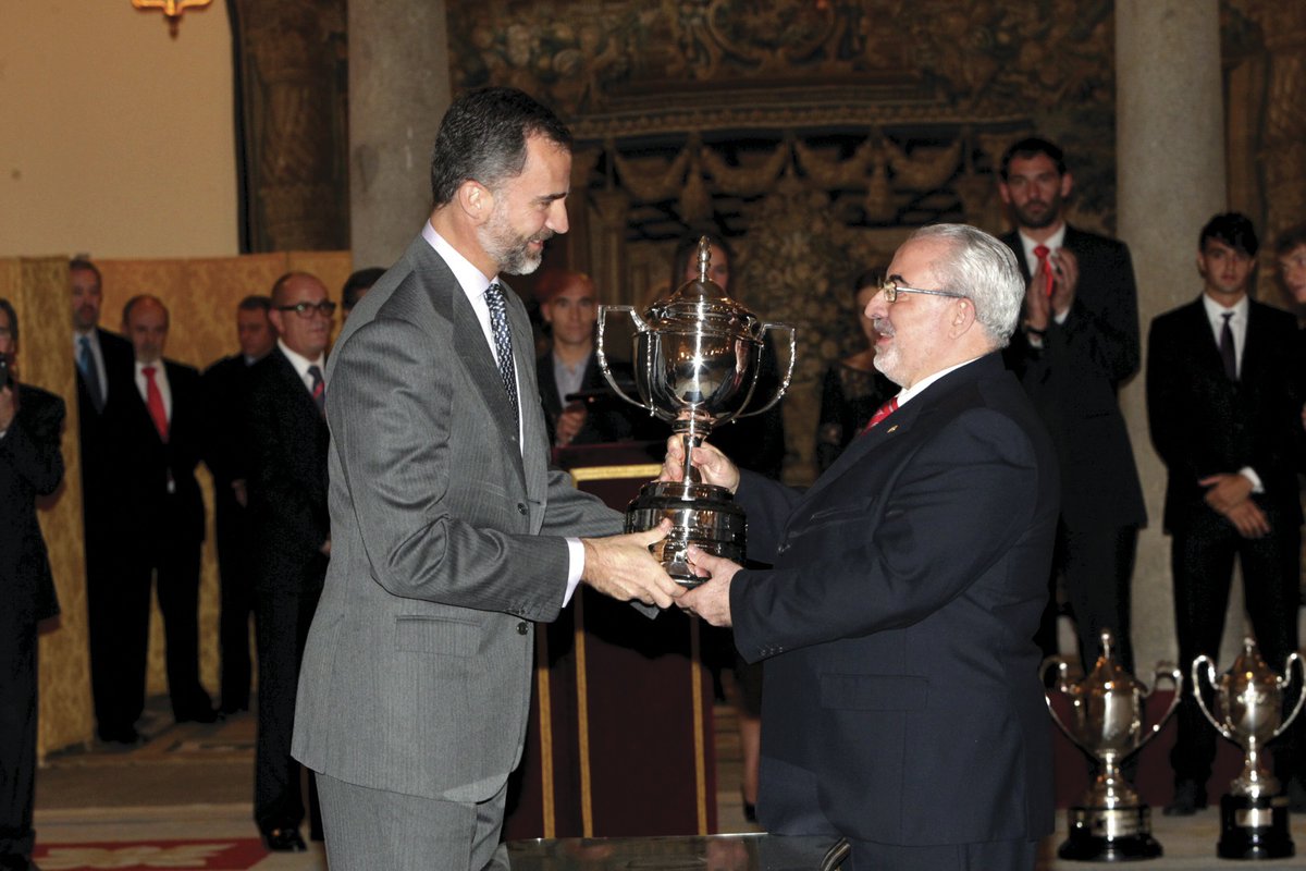 📢 El Gobierno de España vuelve a conceder a la UCAM el Premio Nacional del Deporte (Trofeo Joaquín Blume 2024).
🏆 Nuestra presidenta, María Dolores García, recibirá el galardón de manos de S.M. el Rey Felipe VI

📈 El CSD <a href="/deportegob/">CSD</a> reconoce nuestro liderazgo en los