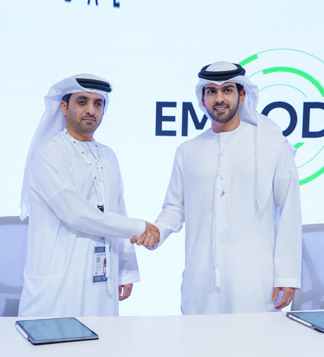 EmcodeTelematic's tweet image. Empowering the future of smart trade.

Emcode Technology LLC (a UXE Group company) has signed a Memorandum of Understanding (MoU) with Dubai Customs to advance AI-driven innovation and digital transformation in global trade and logistics.

Explore Emcode - emcode.ae