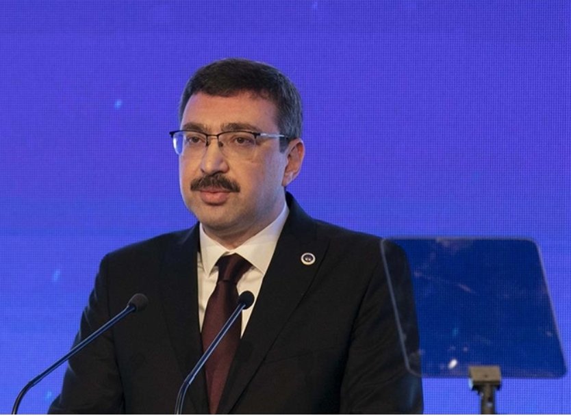 Hiçbir şekilde yatırımcının hakkını korumayacaksan neden ordasin Gönul efendi.Aciga satışı getiridigin günden beri yatırımcının içinden geçiyor serfsz bir iki kurum.Millet faize değil ülke şirketlerine yatırım yapsın elindeki üçkurusa göz diksinler.
#bist100 
#Borsa
#gramaltın