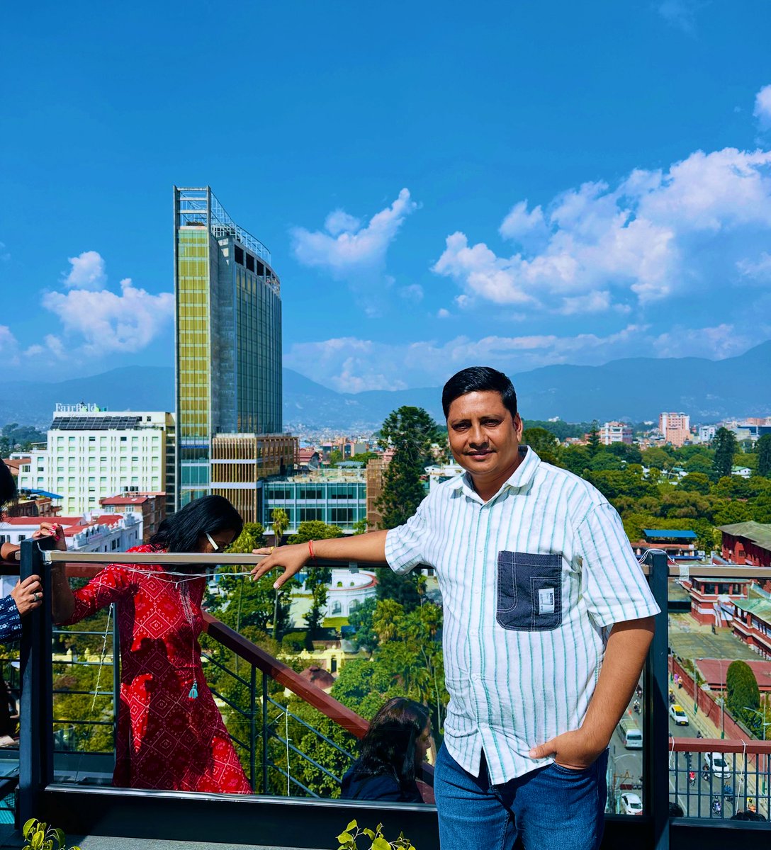 पछिल्लो समयमा काठमॉडुमा बन्दै गरेको अग्ला अग्ला विल्डिगहरुले विदेशको झल्को दिन थालेको छ  । #काठमॉडु