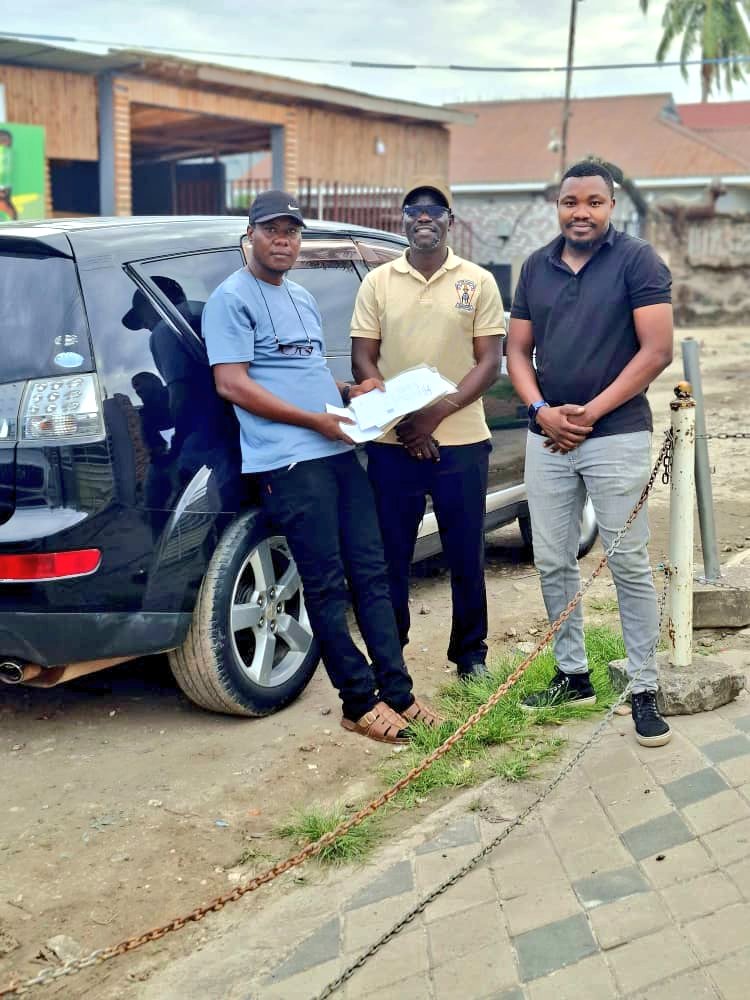 Eng_Matarra's tweet image. Na mpambanaji mwenzangu @iamdeidei_05 baada ya kukamilisha jambo.

Shukrani sana kwa Bro and Senior Lecturer (NMAIST)

Dr. @MayengoDr kwa kutuamini.

Finally OUTLANDER #EEF

#SoldOut ✅️✅️🙏🙏