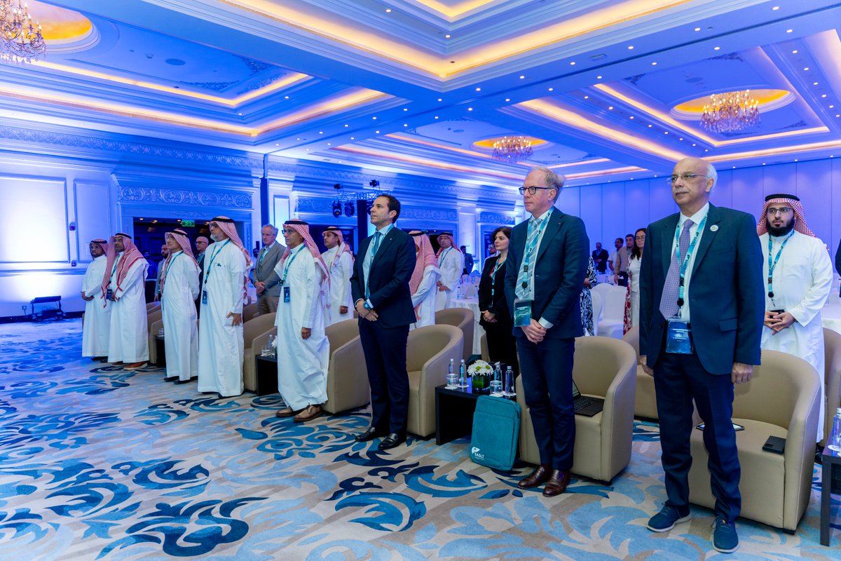 Day 2 officially opened by Dr. Adel Alqutub, Chairman of SLM 2025,
with the esteemed presence of
H.E. Prof. Saleh Alqahtani and
 Prof. Faisal  Abaalkhail (SASLT President).
A strong start led by visionary leaders.
#SLM2025 #SASLT #Hepatology