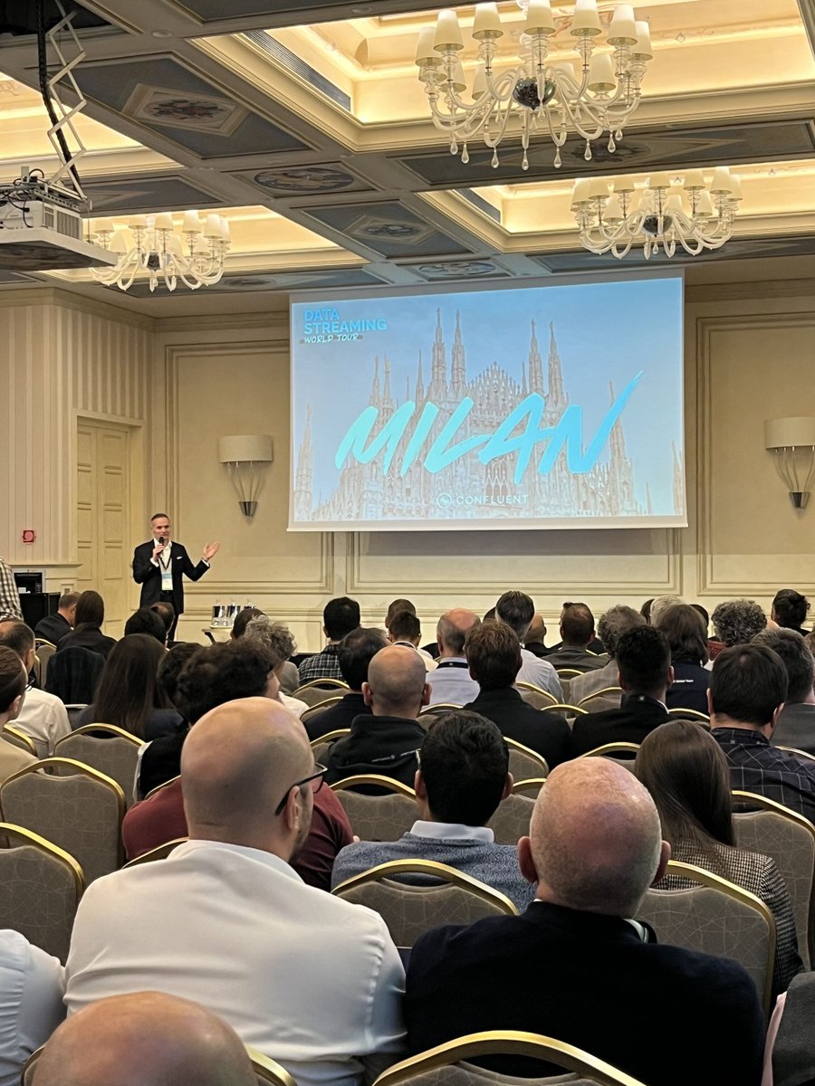 sourcesense's tweet image. Settimana densa di eventi tech! Ieri siamo stati al Data Streaming World Tour di Confluent per scoprire come aziende di vari settori, dal bancario alle telecomunicazioni, stanno sfruttando le potenzialità dei dati in tempo reale.
#Confluent #DataStreaming #ApacheKafka