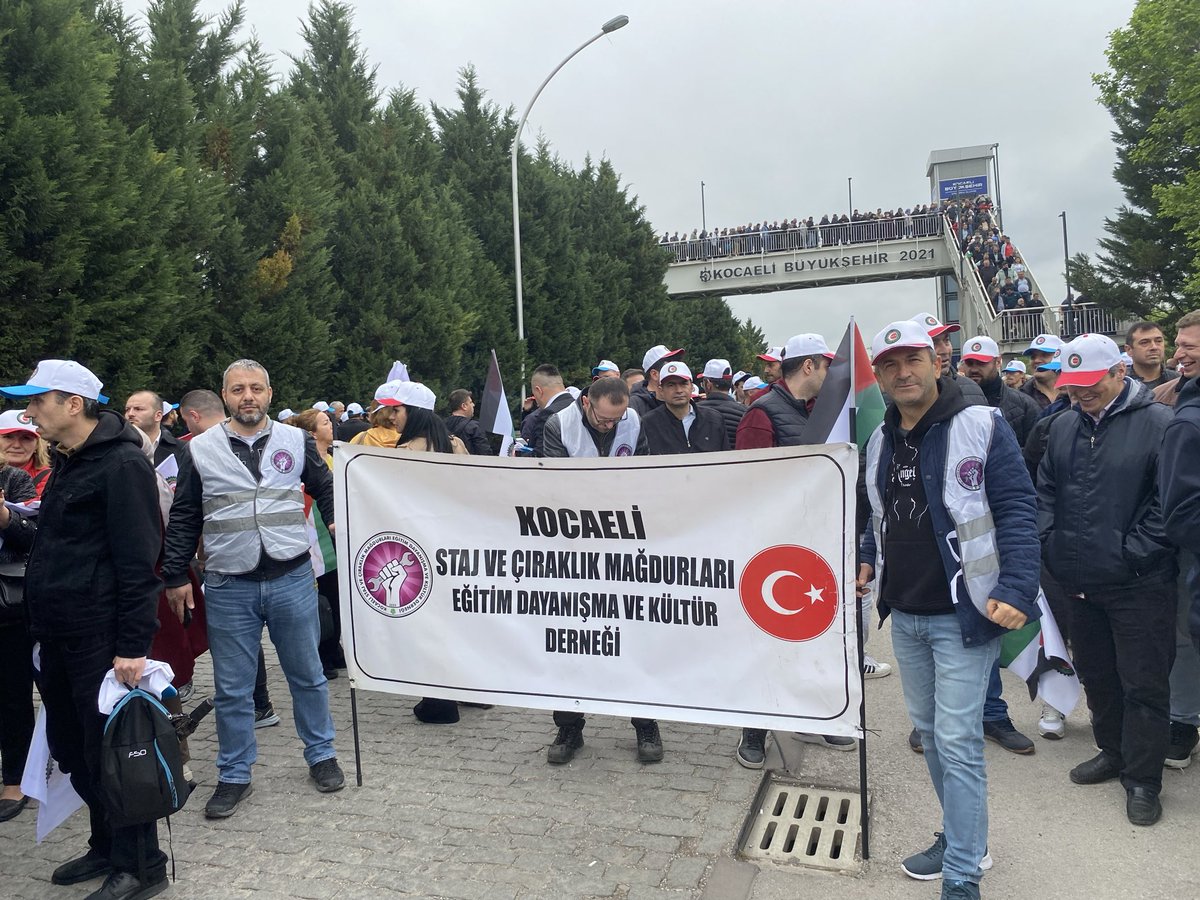 Emeğin karşılığı verilmediğinde, sadece bir hak değil; bir gelecek de kaybolur.
İlk alın teri, ilk iş günüdür. Sayılmayan o gün, silinen bir ömürdür.
Staj Çıraklık SGK Başlangıcı Olsun!

<a href="/turkiskonf/">TÜRK-İŞ</a> 
<a href="/hakiskonf/">HAKİŞ KONFEDERASYONU</a> 
<a href="/diskinsesi/">DİSK</a> 
<a href="/Tisk_kurumsal/">TİSK</a> 
<a href="/TUSIAD/">TÜSİAD</a> 
<a href="/TOBBiletisim/">TOBB</a> 
<a href="/iloankara/">ILO Türkiye</a>