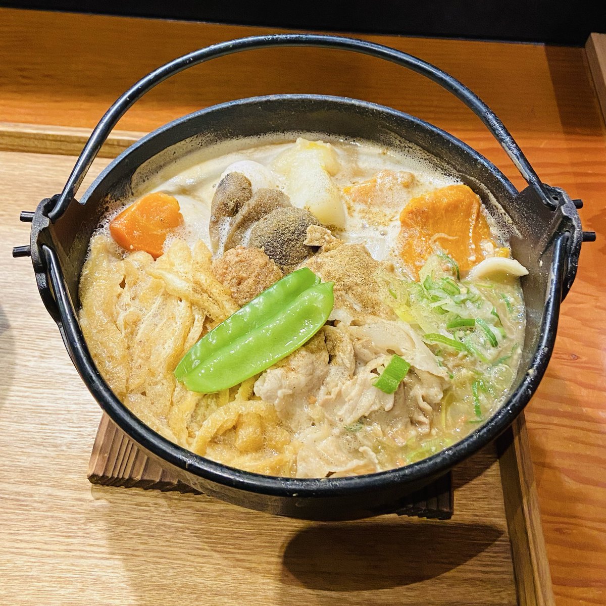 甲府でほうとうをいただいております❤️
具沢山で食べ応えあってうま〜〜😆
