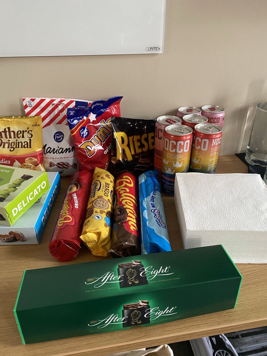 Miljöpartiets pressfika är helt exempellöst. Kombinationen av rikt utbud och låg ansträngningsgrad, känslan av föräldrafri kväll för tweenies, allt.