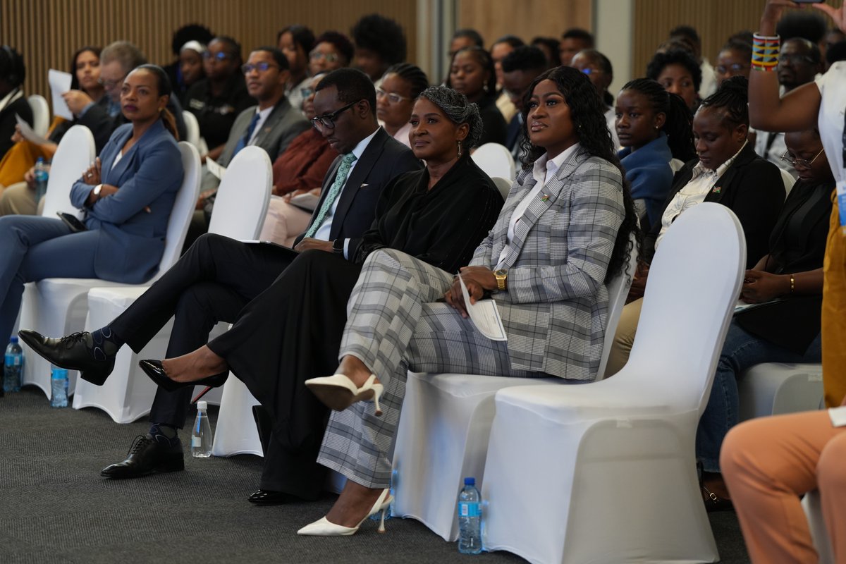 One_Namibia's tweet image. We're excited to kick this morning off with our first #SparkRx, a Youth Health Innovation Summit aimed at bridging evidence & action to advance Sexual Reproductive Health & reduce Gender-Based Violence. 💡✨
The proceedings will be directed by Dr Byron Böck & Ms Mavis Elias.
🧵