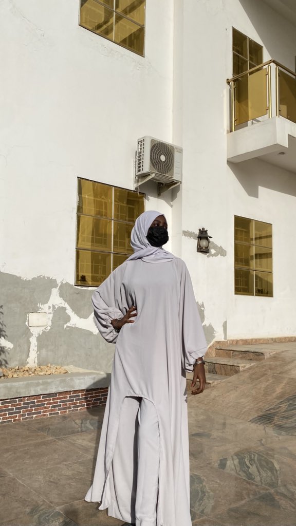 silhouette_ngr's tweet image. Introducing…YARA ENSEMBLE.
Soft flow. 
Bold cut. 
Effortless elegance.
This boubou style cut gown with matching trousers is a statement ensemble on its own.
NGN 25,000
All sizes available.