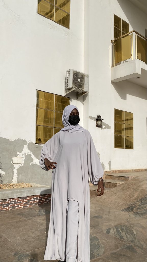 silhouette_ngr's tweet image. Introducing…YARA ENSEMBLE.
Soft flow. 
Bold cut. 
Effortless elegance.
This boubou style cut gown with matching trousers is a statement ensemble on its own.
NGN 25,000
All sizes available.