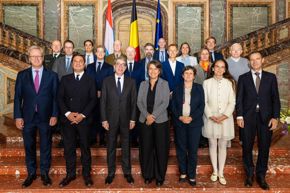 MFA_Lu's tweet photo. 🇧🇪🤝 🇱🇺 Hier à Bruxelles, nous avons participé à la 295e réunion de la #CABL . Merci à nos partenaires belges d’avoir accueilli ce moment fort pour renforcer notre coopération sur les enjeux politiques, militaires, consulaires, économiques et transfrontaliers. #UEBL https://t.co/ucm4WaiAki