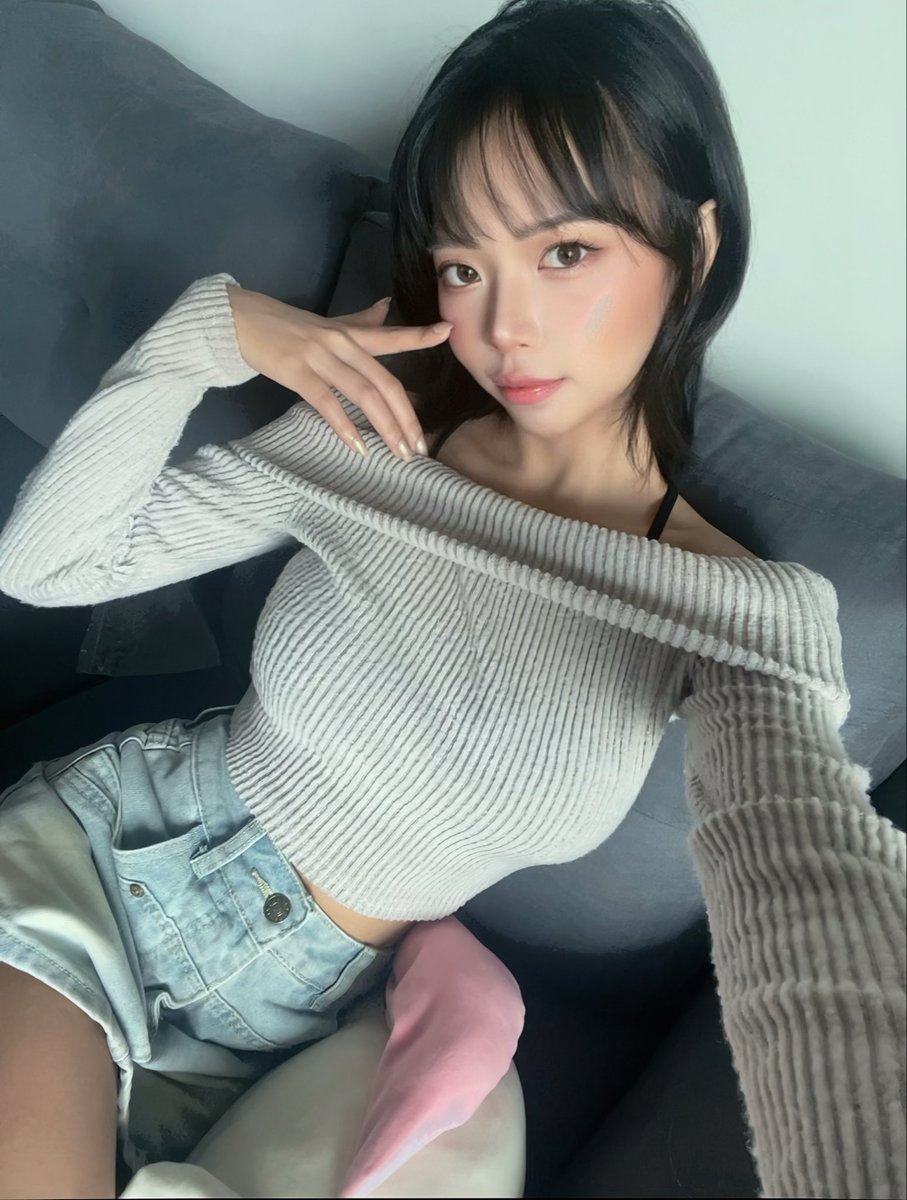 yanyan_kyun's tweet image. spoiled with good lighting at my place 🥰☀️
