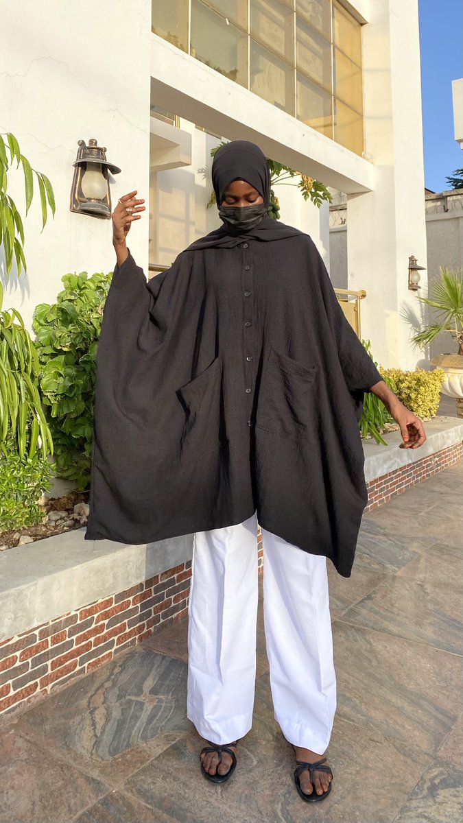 silhouette_ngr's tweet image. New New!
Your reminder that minimal can still make a statement.
The oversized textured cotton boubou top with cotton linen pants, 👌🏾timeless, breathable, and effortlessly modest.
All sizes available. 
Top NGN 15,000
Tailored pants NGN 14,500.
Get the set for NGN 25,000.