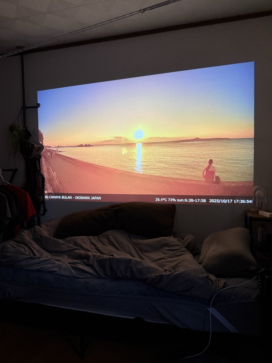 ShellGardnerB's tweet image. 沖縄の夕陽綺麗だなぁ…
YouTubeのライブカメラずっと映してるチャンネルっていいよね、FF14でもやってくんないかな