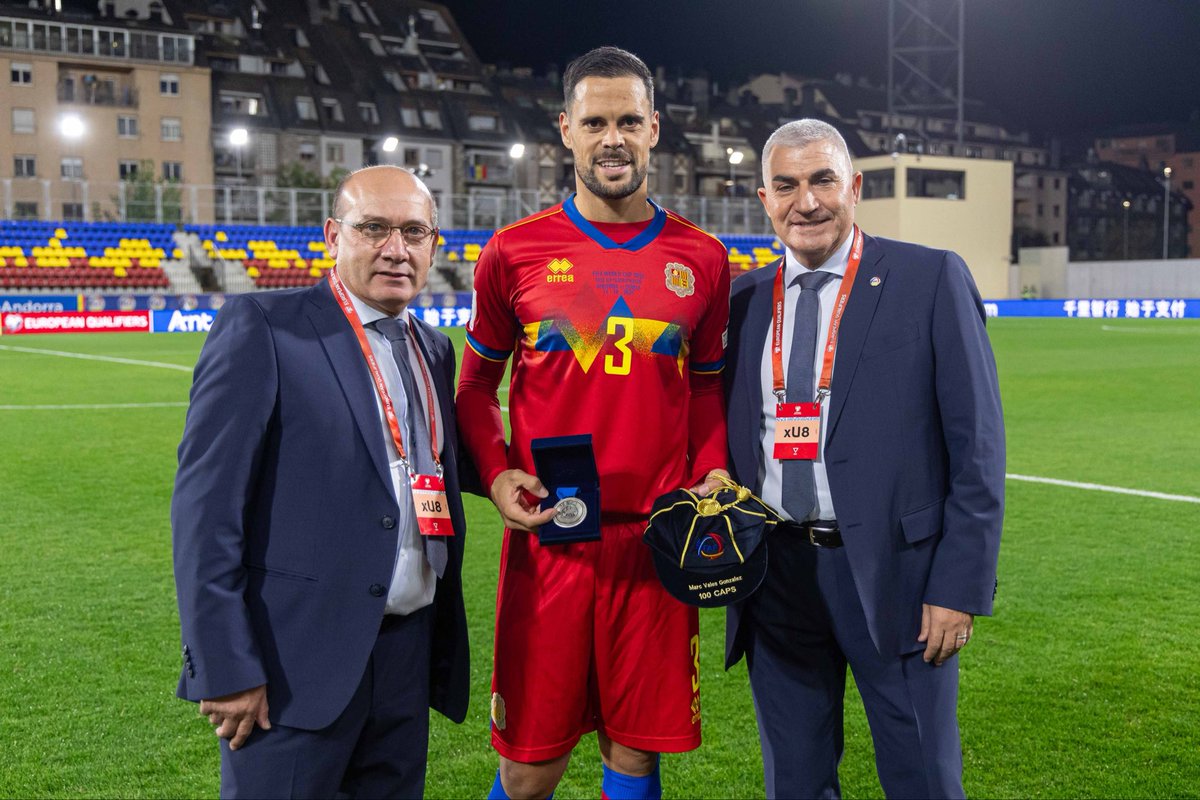 marcvg3's tweet image. Feliç per rebre aquest reconeixement 🧢💯
Agraït per tot aquest camí junts @Fedandfut ⚽️
Res hauria sigut possible sense els meus companys i cos tècnic! Gràcies a tots 🍍🇦🇩