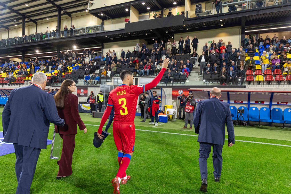 marcvg3's tweet image. Feliç per rebre aquest reconeixement 🧢💯
Agraït per tot aquest camí junts @Fedandfut ⚽️
Res hauria sigut possible sense els meus companys i cos tècnic! Gràcies a tots 🍍🇦🇩