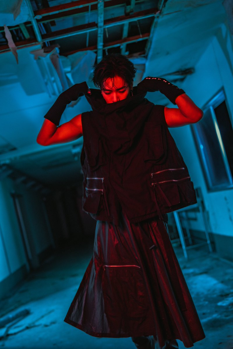 ✦・┈┈┈┈┈┈┈┈・✦
　　Crisis Off Shot
✦・┈┈┈┈┈┈┈┈・✦

"狂っているのは自分か社会か？"

零×YAMASHO / Crisis Music Video
🔗youtu.be/nQyWa-_brP0

Download &amp; Streaming
🔗lnk.to/LZC-3274

<a href="/sncrmpg_kk/">川村壱馬 / 零</a> 
<a href="/yamachiho1006/">YAMASHO🍑</a> 
<a href="/therampagefext/">THE RAMPAGE OFFICIAL</a> 
#Crisis #零 #LEI