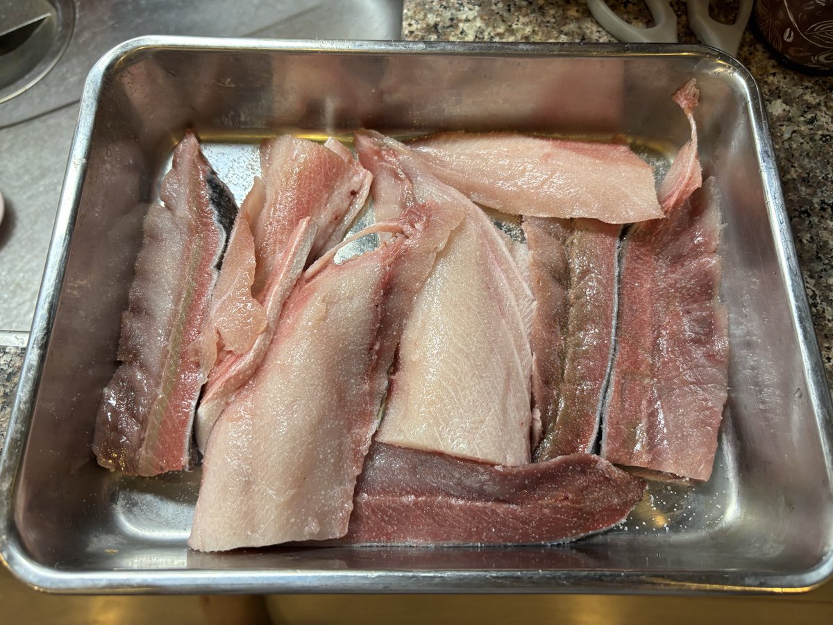 朝イチでハナマサに行ったのに、ささみは売り切れており…その代わりブリアラを300円で手に入れた。へへ
しかし大根は高いし、物価〜ってなるのでついつい外食が多い。いけない子だぜ