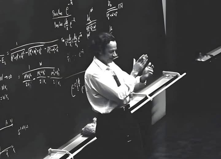 ProfCarlSagan's tweet image. Students don&apos;t need a perfect teacher. Students need a happy teacher, who&apos;s gonna make them excited to come to school and grow a love for learning.

- Richard Feynman