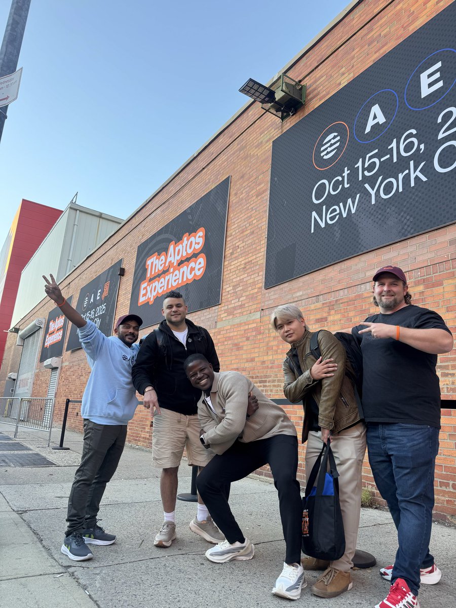 0x_Baba's tweet image. One of my favorite photos from @Aptos Experience. 🌐