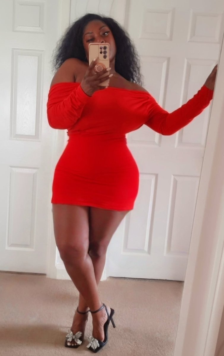 patricccy45408's tweet photo. Afternooooooon lovers cheeky afternoon @MK3foryou Whose joining me..? #devilinareddress ๐๐ https://t.co/tDV2PDQzqD