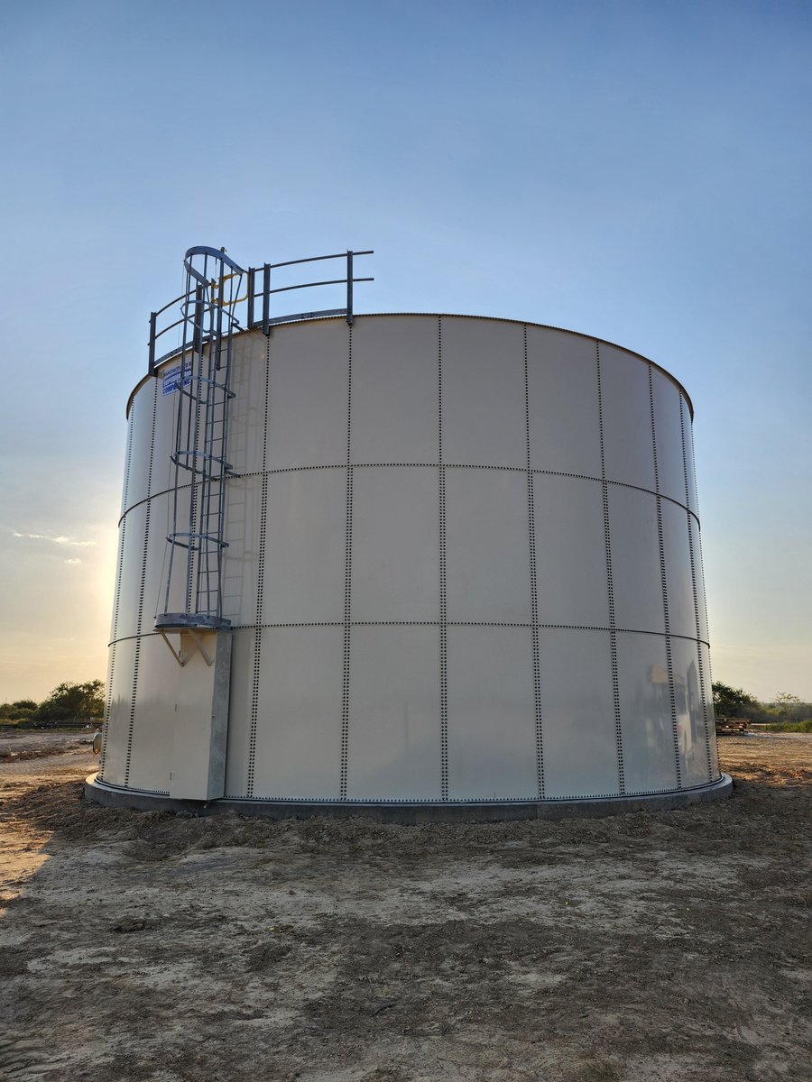 Superior_Tank's tweet photo. A new 41' x 24' Bolted Steel Tank built to AWWA standards — storing over 300,000 gallons of potable water. Precision engineered for reliability and long-term performance. 💧🔩

#SuperiorTank #AWWA #WaterStorage #Engineering #Infrastructure https://t.co/SOA6Q7ZA7Z