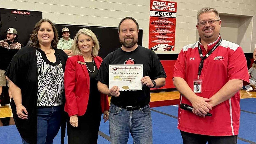 🎉 Congratulations to our September Staff Perfect Attendance Award winners! Sixth Grade Teacher Noah Raines and High School Biology Teacher Matt Boldt were recognized for their perfect attendance last month. Each received a certificate and $50 courtesy of The Callaway Bank.