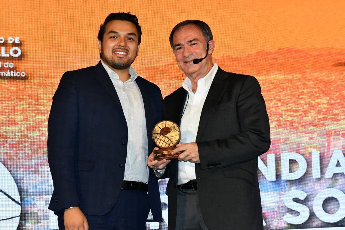 #Local .................. Pronostica Saturnino Campoy cambio global hacia el uso de energías renovables en el Foro Mundial de Energía Solar ..................... vía descierto.com ................... descierto.com/local/item/322… <a href="/HermosilloGob/">Gobierno de Hermosillo</a> <a href="/tonoastiazaran/">Antonio Astiazarán</a>