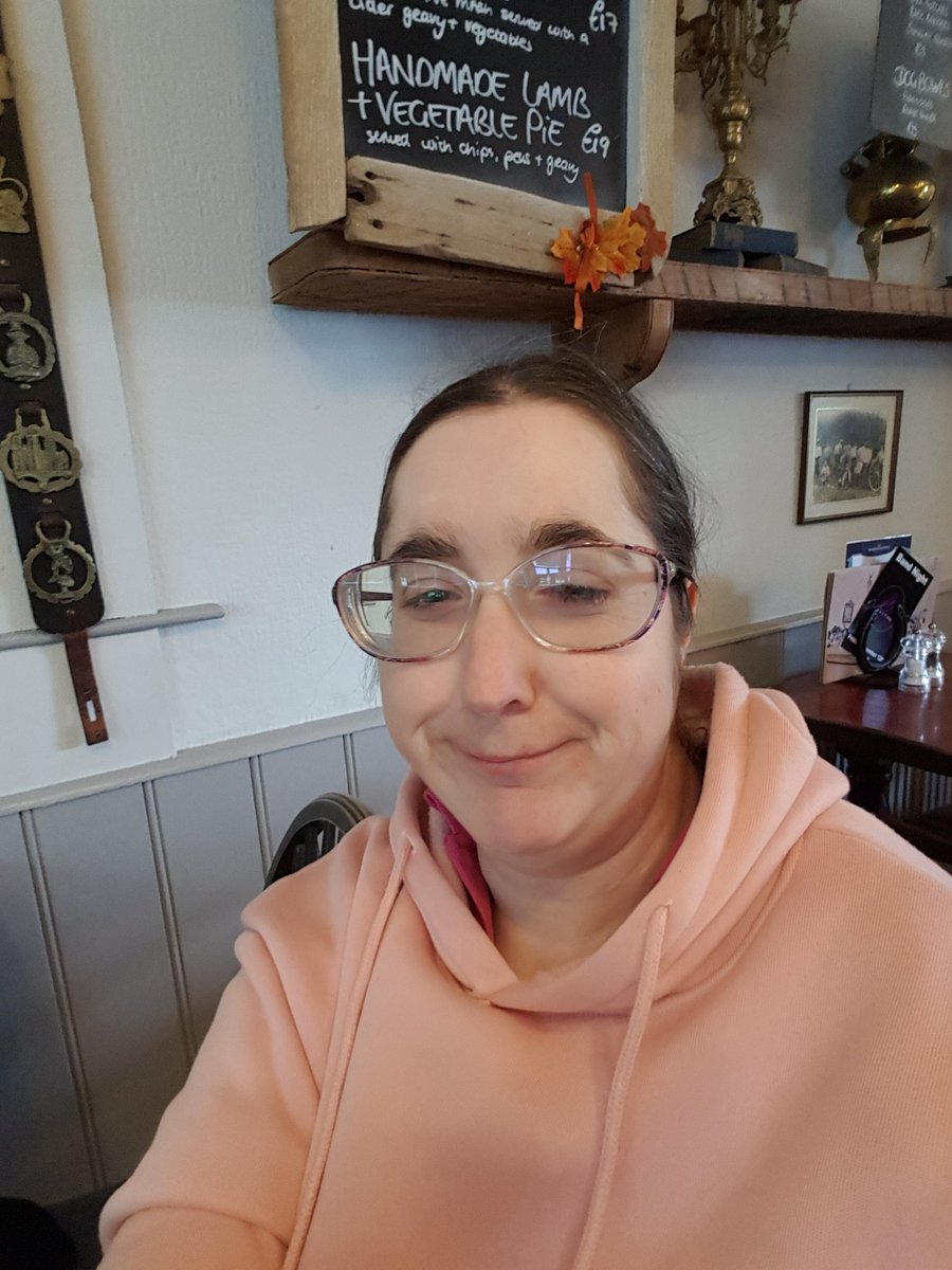 #FridaySelfie Hi,how's everyone? Hope you're having a good day? Been out for lunch, please be kind or be blocked! #FridaySelfie #lunch #bekindorbeblocked