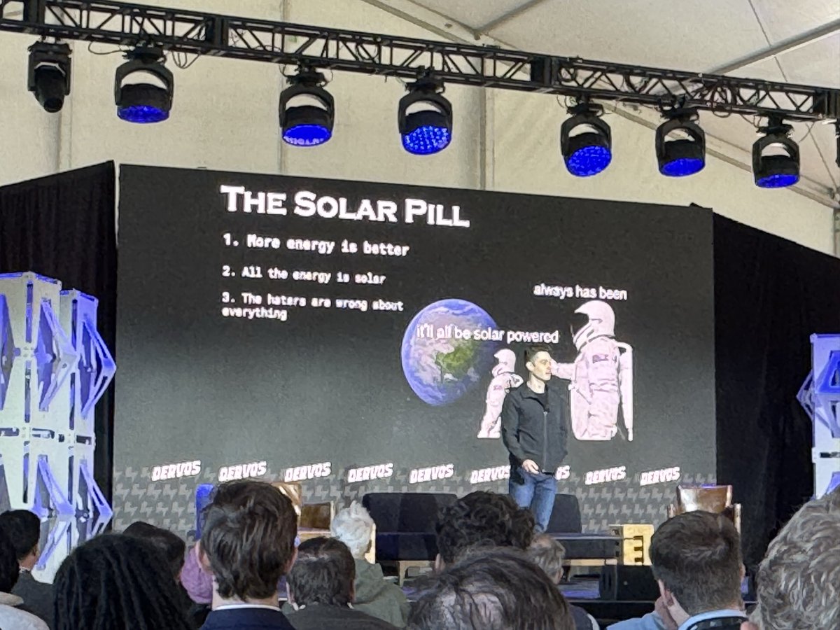 garencheckley's tweet image. Memes + data = Elon-type keynote by @JessePeltan at #dervos @DER_Task_Force 

These charts get me energized 🤪