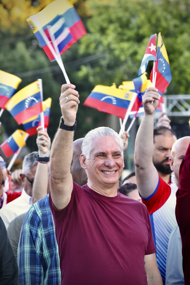 "Es la ratificación de un principio sagrado: quien se mete con #Venezuela, se mete con #Cuba. Somos una sola trinchera, un solo corazón en dos pueblos", subrayó <a href="/DrRobertoMOjeda/">Dr. Roberto Morales Ojeda</a>.