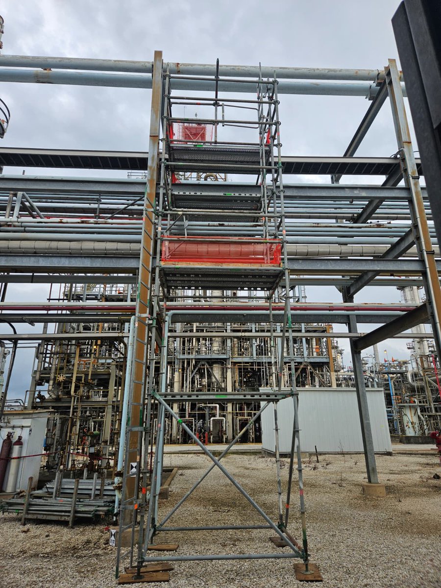 SLIS001's tweet image. Rising to the Challenge with this scaffold we recently built! 🚧 

Looking for expert scaffold solutions? Get in touch:

📞 855-479-5085
🌐 sli-services.com
✉️ rfq@sli-services.com

#ScaffoldingSolutions #IndustrialSafety