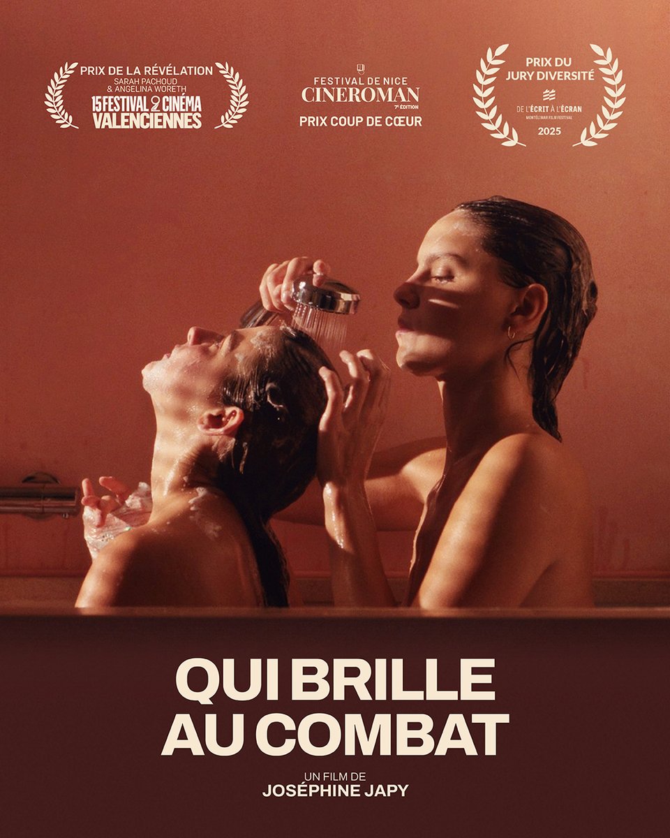 ✨ Qui brille au combat reçoit trois beaux prix :
🏆 Prix de la Révélation pour Angélina Woreth &amp; Sarah Pachoud - Festival 2 Cinéma 2 Valenciennes
💖 Prix Coup de Cœur - Festival Cinéroman
🌈 Prix du Jury Diversité - Festival De l’Écrit à l’Écran
En salles le 31 décembre.