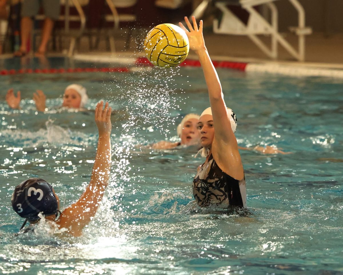 ConroeHighSwim's tweet image. The Conroe High School, Girls Water Polo Team competes in the Regional Semifinals today 1:00 PM— the game will be live-streamed!
🎥 Watch Live: nfhsnetwork.com/events/uil/gam…
📍 LISD Westside Aquatic Center, Lewisville, TX
